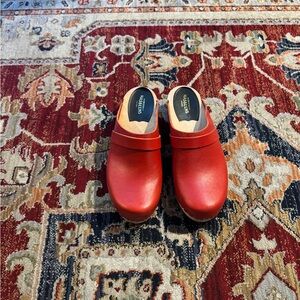 Swedish Hasbeens Red Leather Clogs Womens Size 38 (8US)